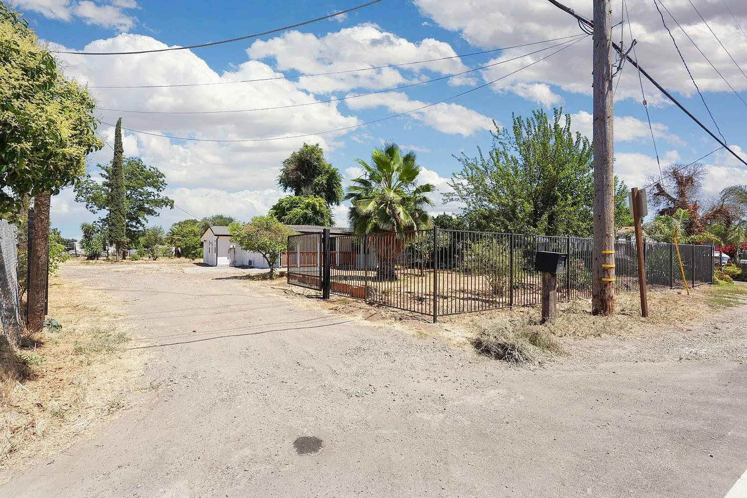 10808 S McKinley Ave photo 1