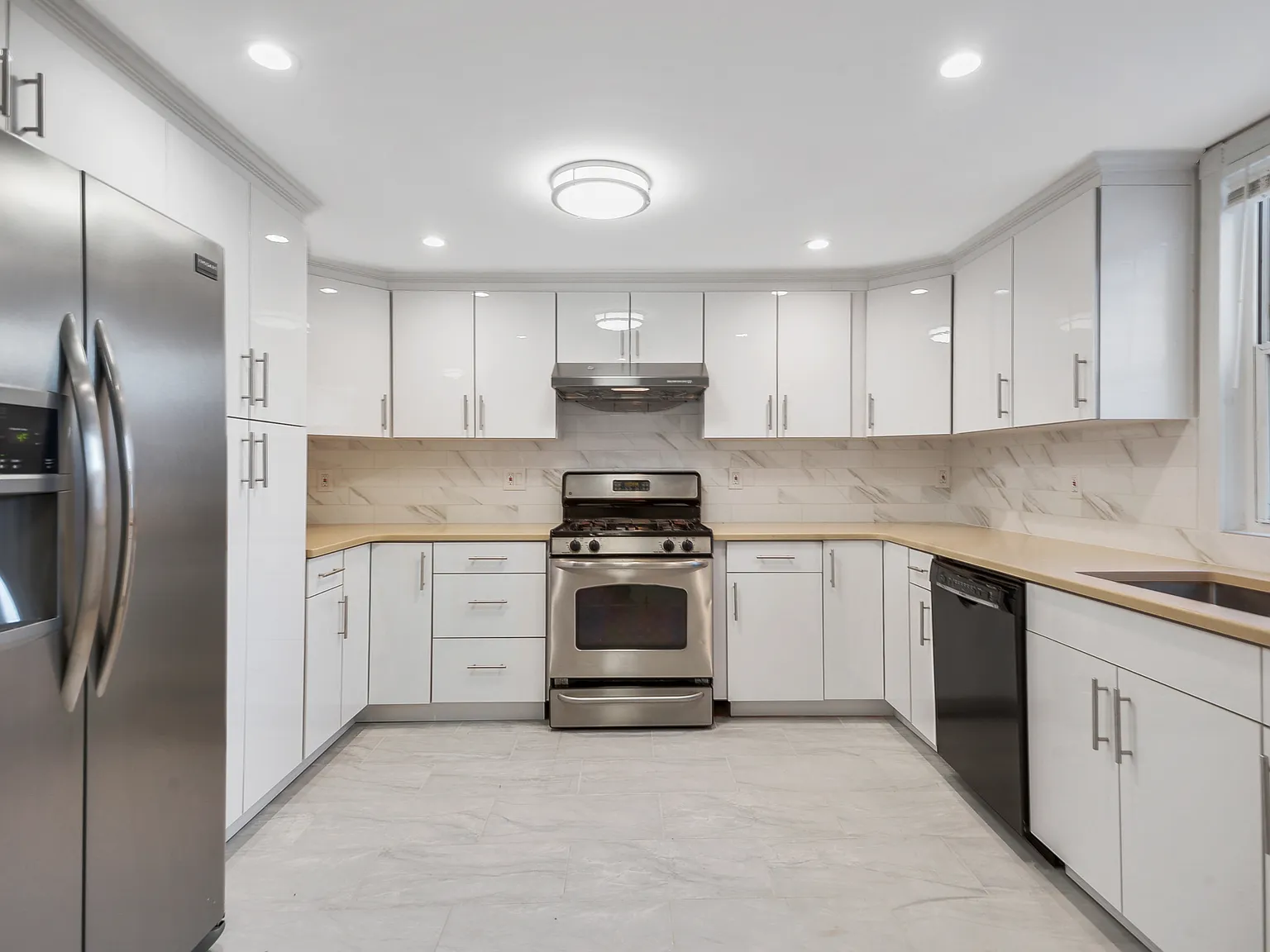 4 bed, $800 — Photo 3