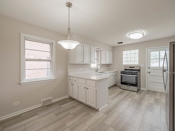 3rd image of 3450 N Panama Ave