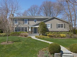 4 Old Orchard Rd, Rye Brook, NY 10573