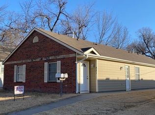 821 Thurston St, Manhattan, KS 66502