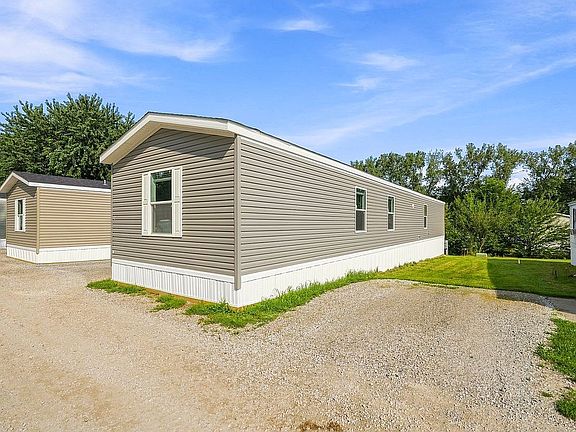 3rd image of 30 Parkside Estates Rd