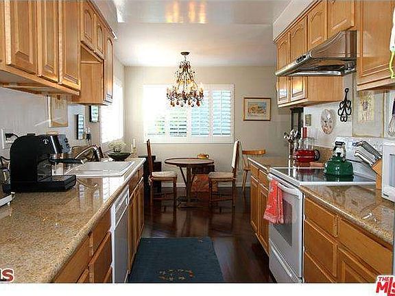4th image of 404 San Vicente Blvd Unit 206