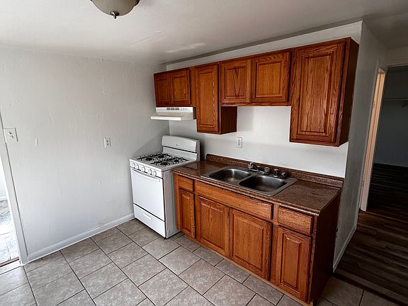 3rd image of 335 McKnight Ave NE