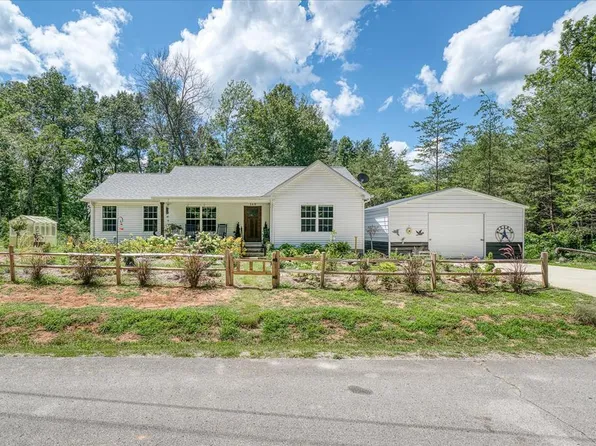 360 Hickory Ln, Sparta, TN 38583