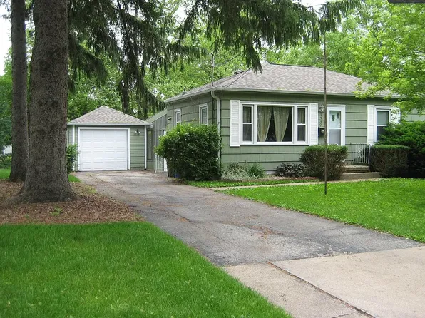 3930 52nd St, Des Moines, IA 50310