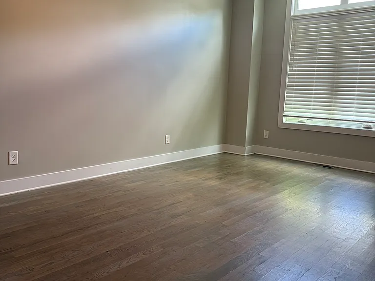 804 Lena St — Photo 14