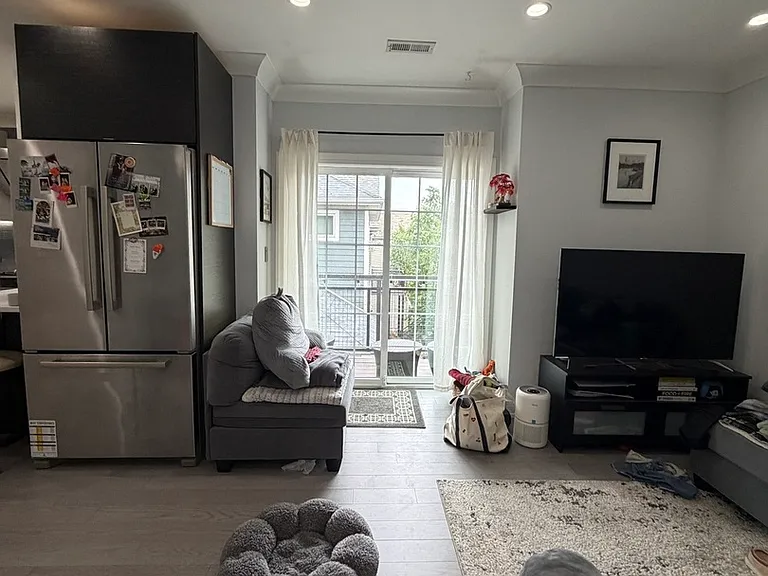 2145 W Fletcher St #3R — Photo 16