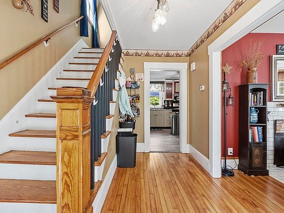 5th image of 27 Cedar St