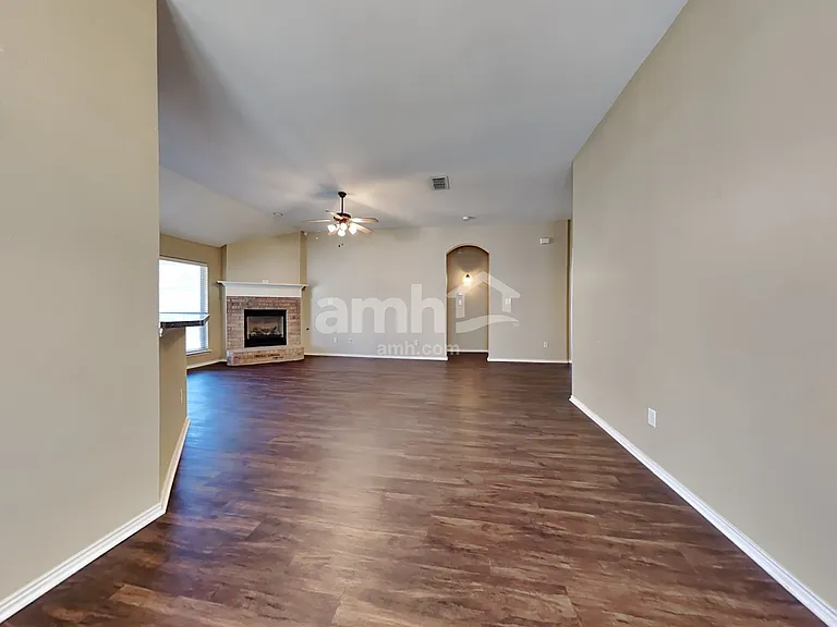 6732 Chalk River Dr — Photo 7