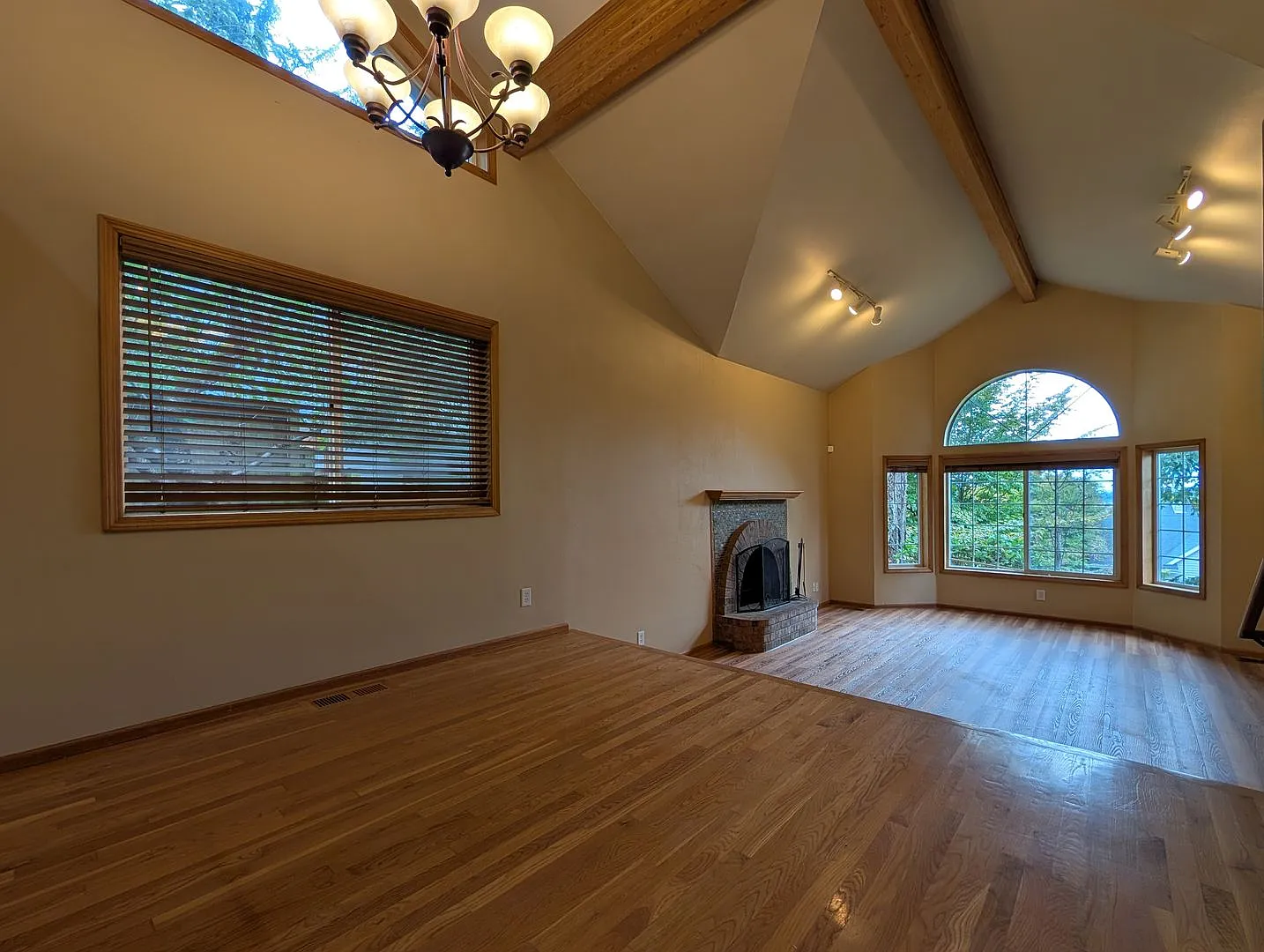Gorgeous 4-Bedroom, 2.5-Bath Home In South Eugene! — Photo 4