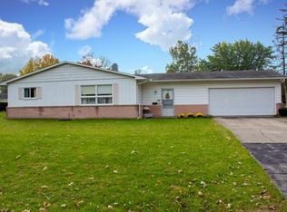19684 Rolling Acres Dr, South Bend, IN 46614