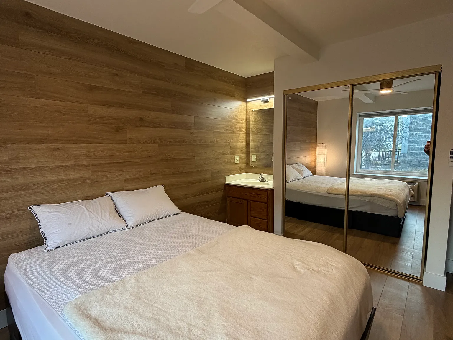 1 bed, 490 sqft, $2,100 — Photo 3
