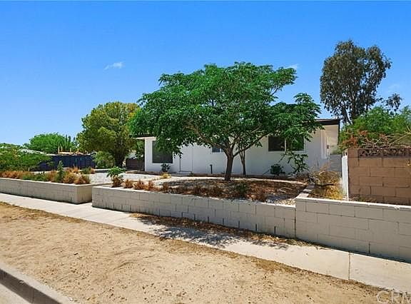 3rd image of 15610 Fresno St