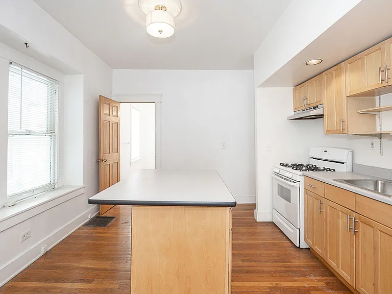 6911 Franklin Ave — Photo 7
