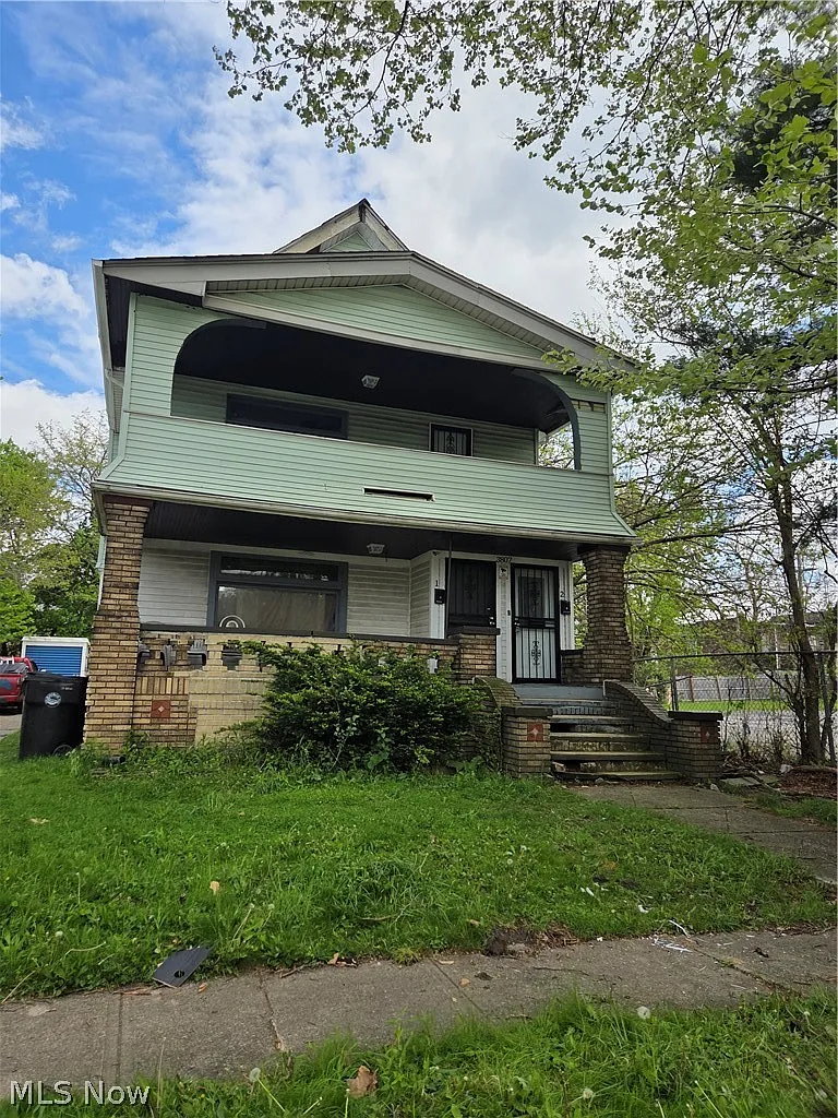 2 bed, 1.0 bath, $1,000 — Photo 1