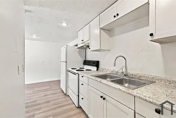 1 bed, 700 sqft, $900 — Photo 3
