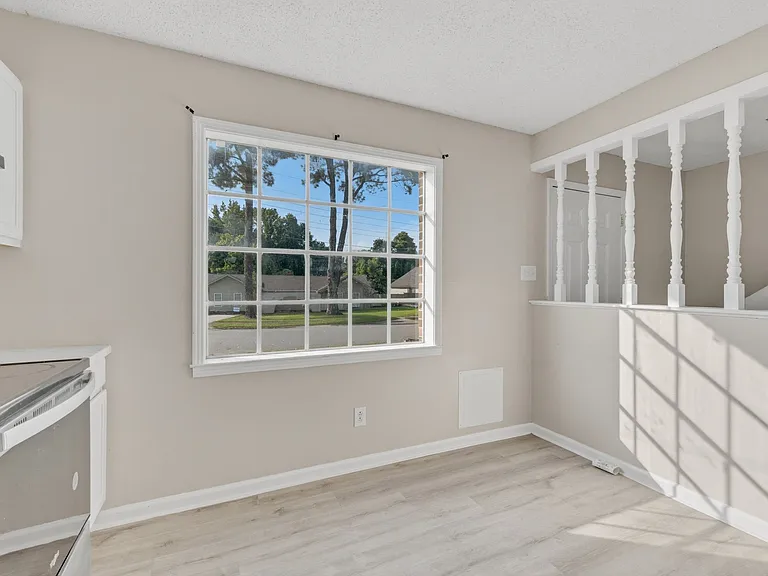 40 Carolane Drive - 4 — Photo 6