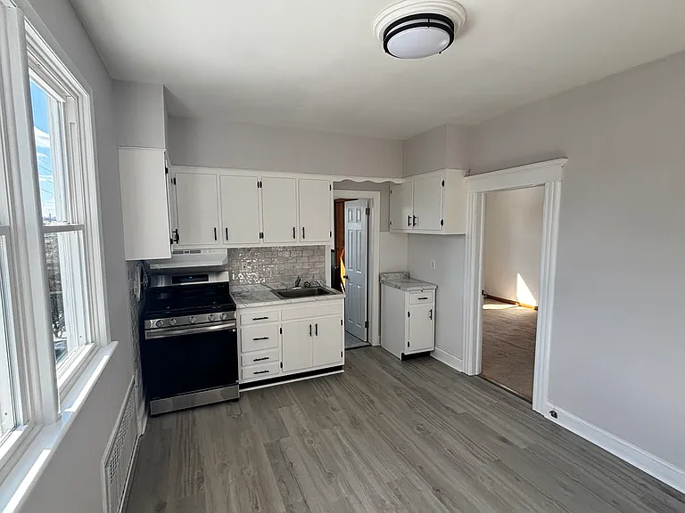103 Shaw St #2 — Photo 3