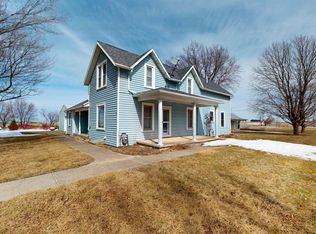 204 N Lubeck St, Holstein, IA 51025