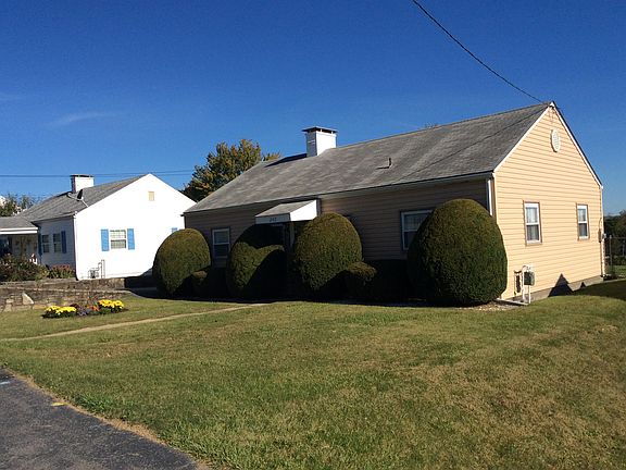 View coming up the street