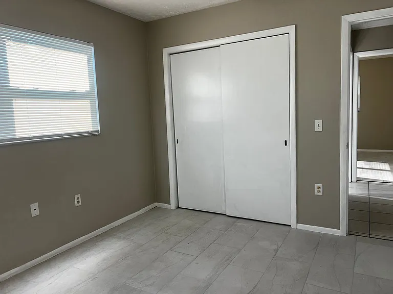 558 Briarwood Rd — Photo 11