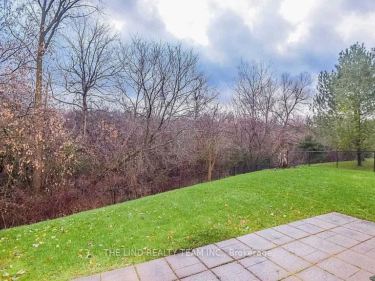 238 Deerglen Ter — Photo 19
