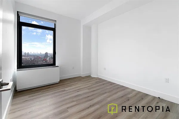 Bedroom, photo 1