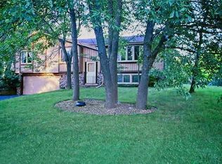 7685 Heritage Rd, Eden Prairie, MN 55346