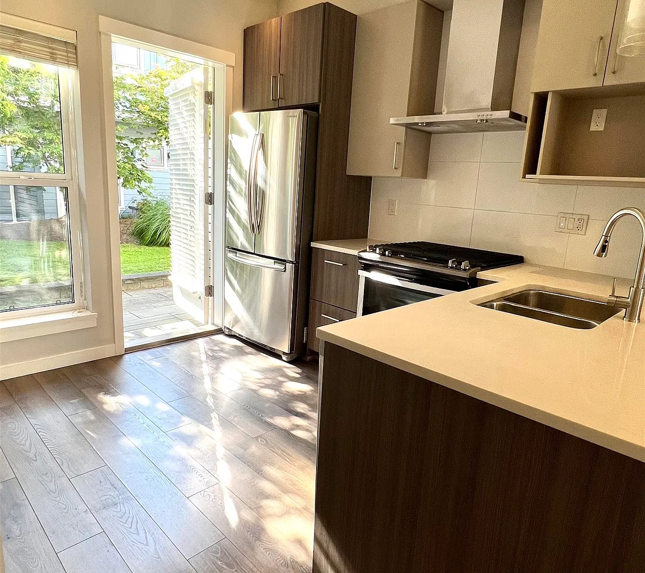 2 bed, 1100 sqft, $2,700 — Photo 4