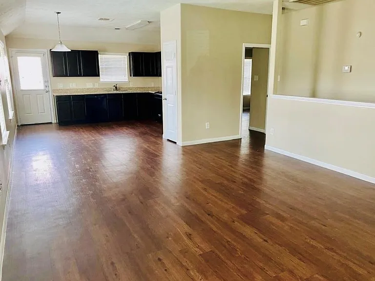 3415 Maris Way — Photo 5