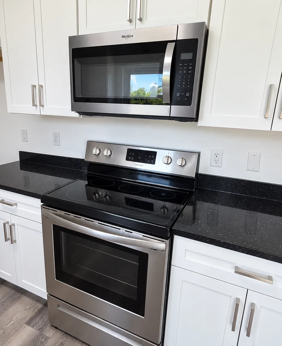 3 bed, 1281 sqft, $1,950 — Photo 3
