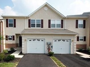 108 Hillcourt Dr, Red Hill, PA 18076
