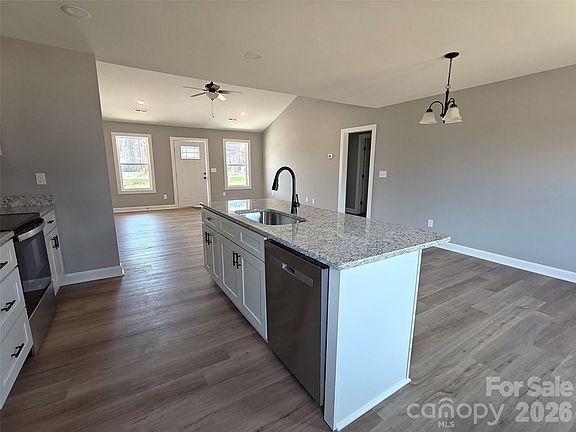 5th image of 450 E Ridge Rd