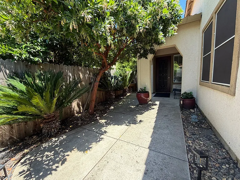 5501 Claudied Way — Photo 3