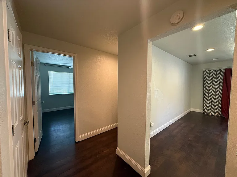 7400 Loma Verde Way — Photo 7