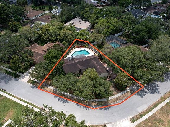 3rd image of 152 Harrogate Pl