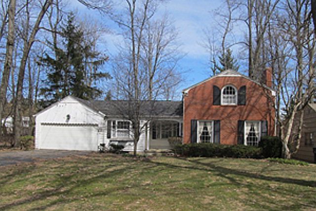 1st image of 976 Linwood Pl