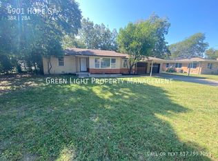 4901 Hope St, River Oaks, TX 76114