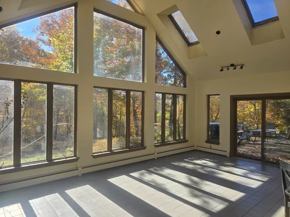 76 Foster Rd, Ashby, MA 01431