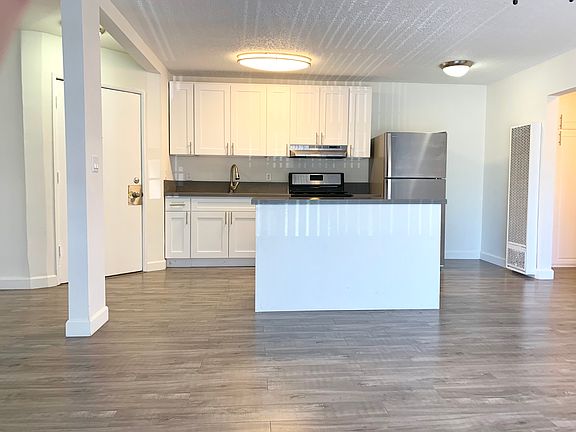 3rd image of 101 N Normandie Ave #105B
