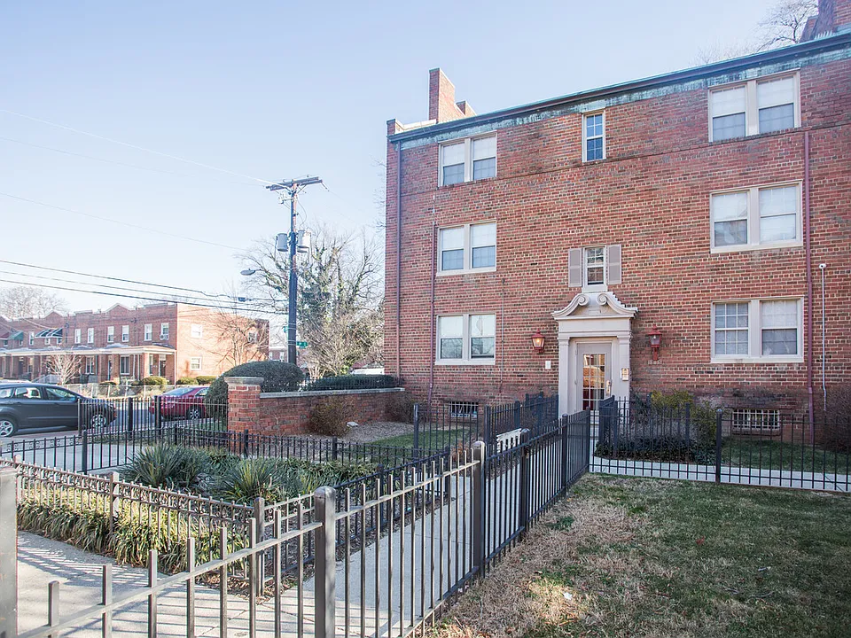 linwood-apartments-washington-dc-building-photo (3)_03042018