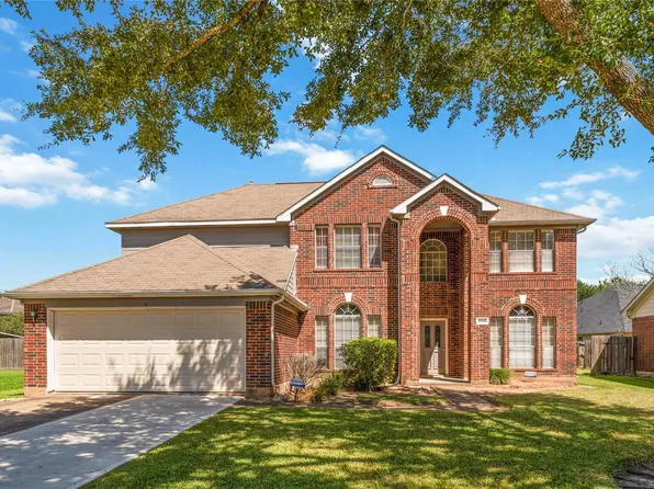 1906 Twin Tulip Court, Fresno, TX 77545