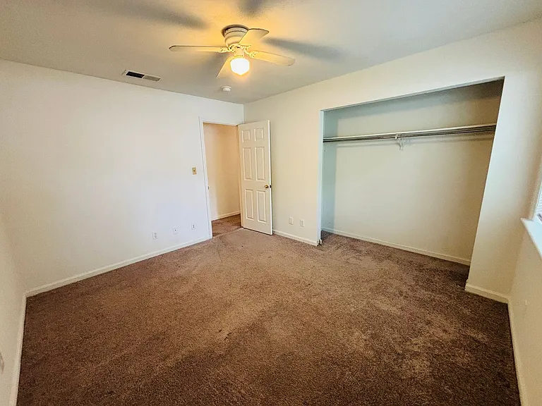 402B Berryfield Ln — Photo 12