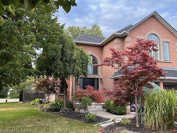 2nd image of 85 Waterford Cres