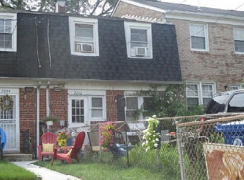 3rd image of 5261 Darien Rd