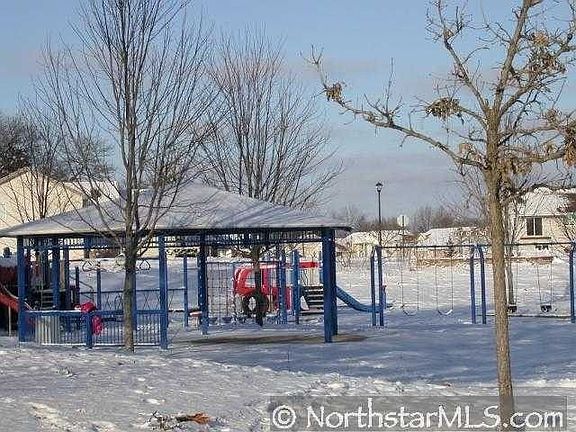 5th image of 595 Lois Ln