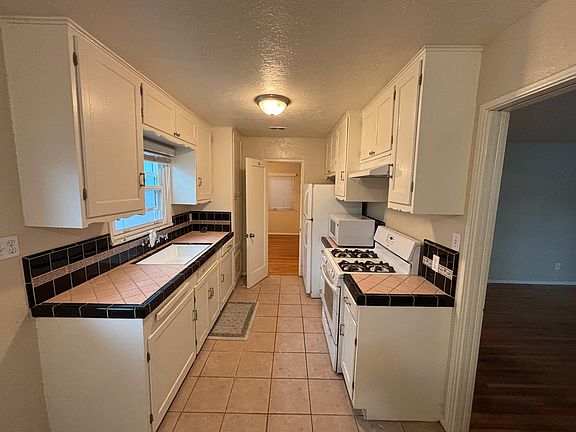 4th image of 2632 A St