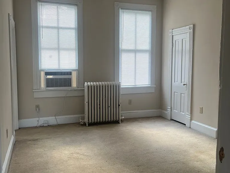 359 Walnut Ave SW — Photo 3