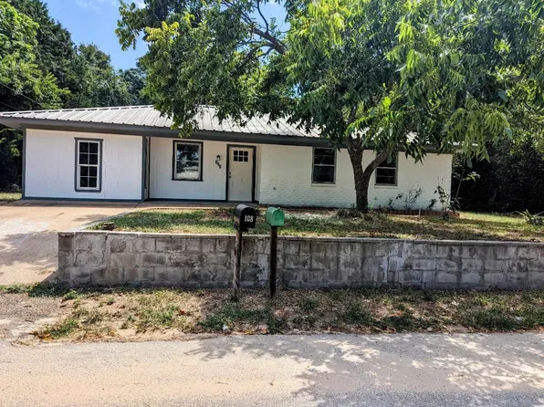 109 S McGee St, Athens, TX 75751